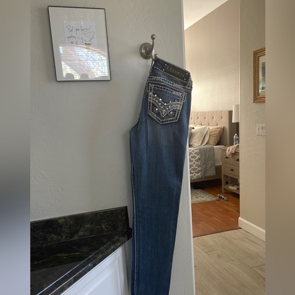 Jeans - Picture 2 of 3